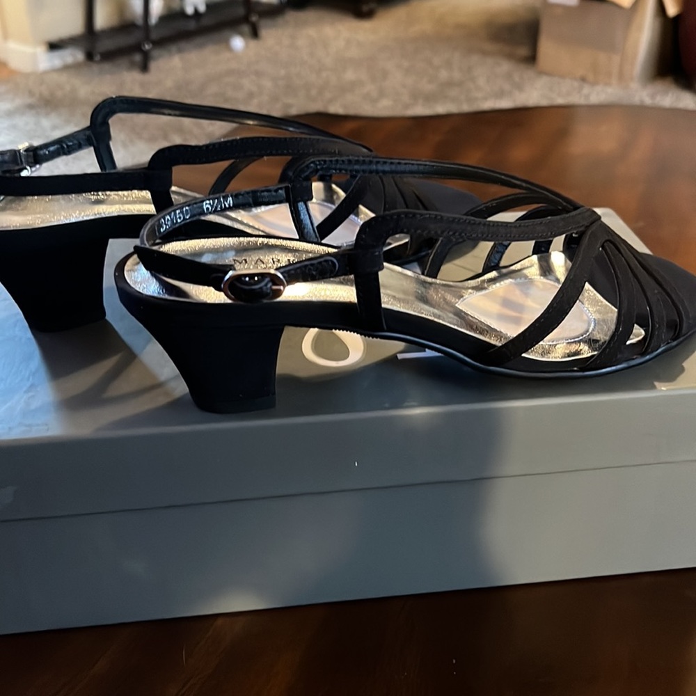 (#139)NWT ladies black heeled dress sandals by Mark & Lemp. Size 6 1/2 medium